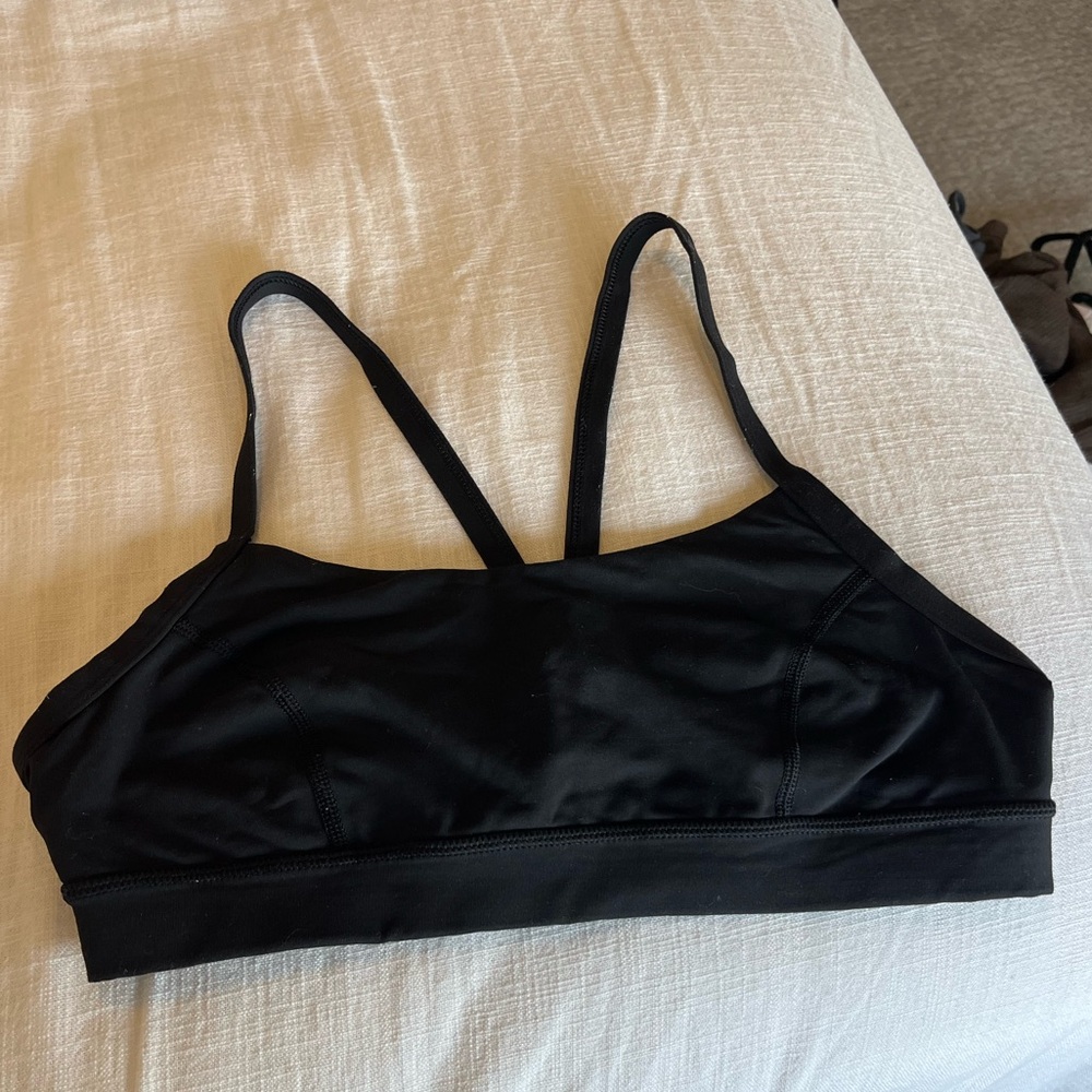 Black lululemon sports bra